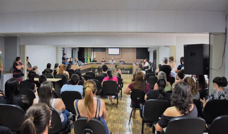 Câmara aprova concessão de abono do Fundeb aos profissionais da educação de forma igualitária
